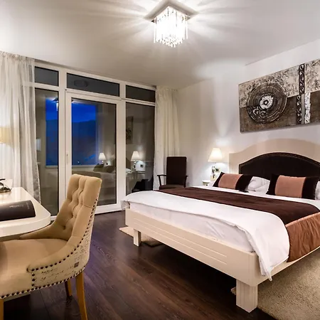 Heritage Forza Hotel